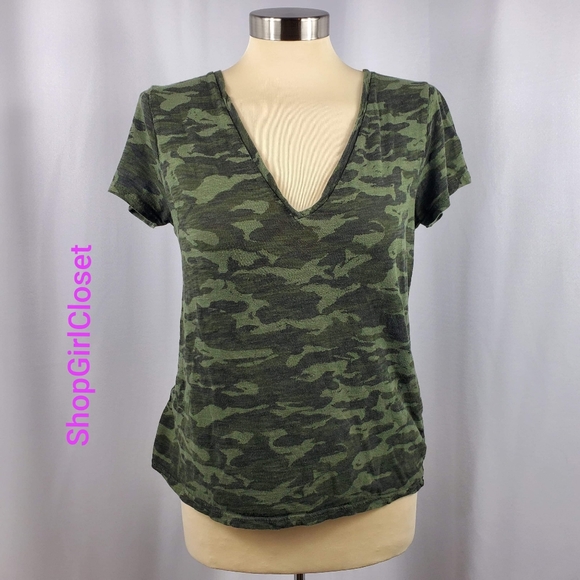 💥Just In💥Merona Camo Tee...Sz Med Jrs
